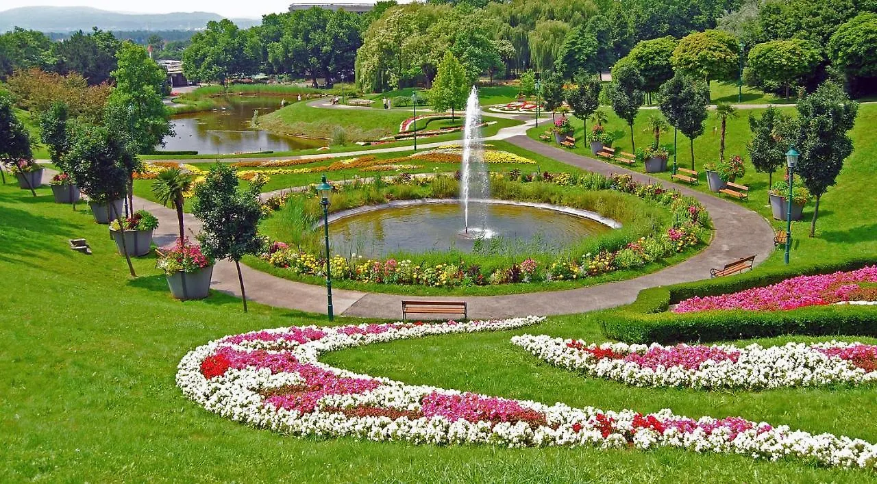 Vienna City And Spa - Modern Apartments Next To Therme Wien & 15 Minutes To The City Center