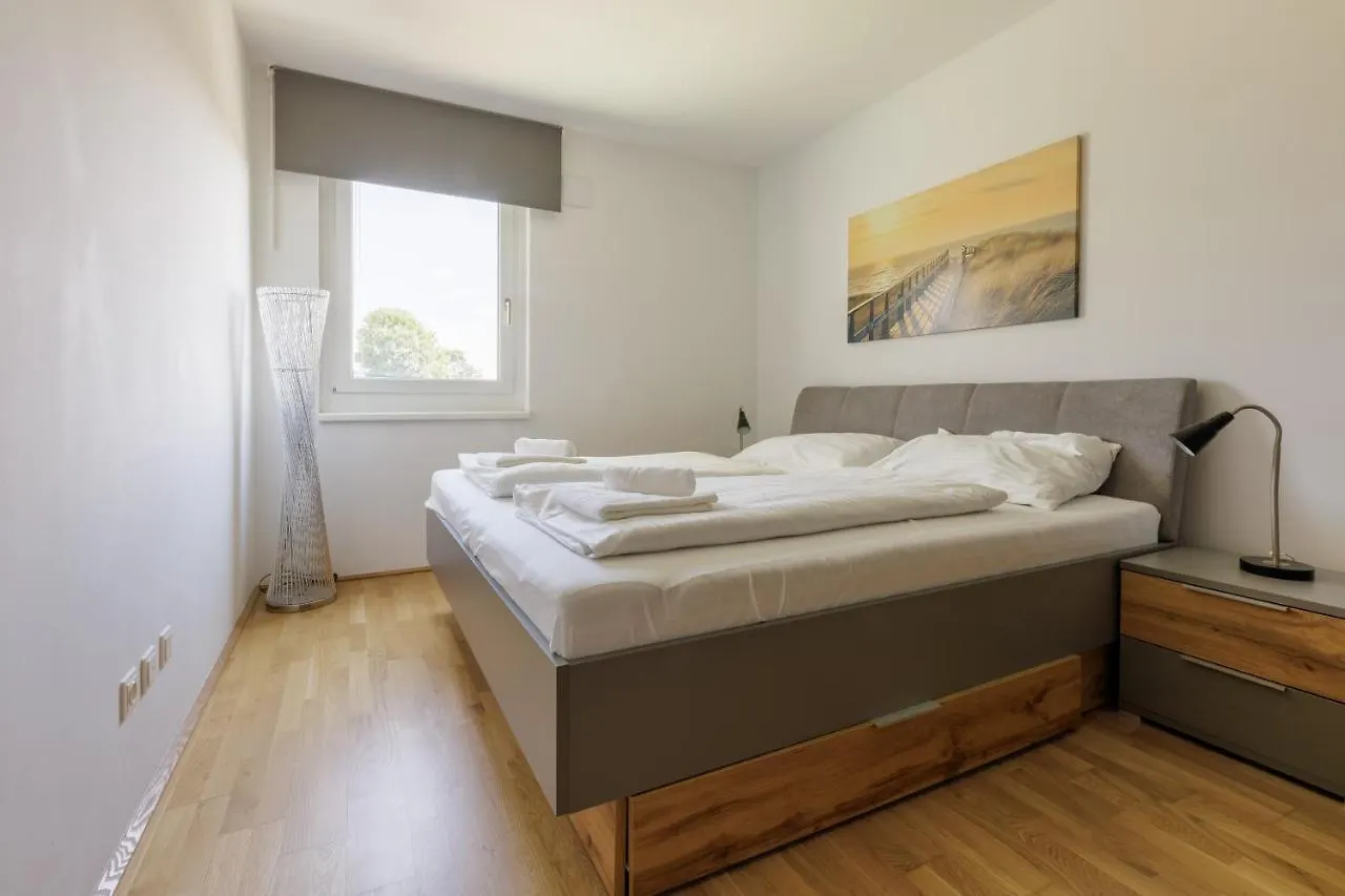 Vienna City And Spa - Modern Apartments Next To Therme Wien & 15 Minutes To The City Center