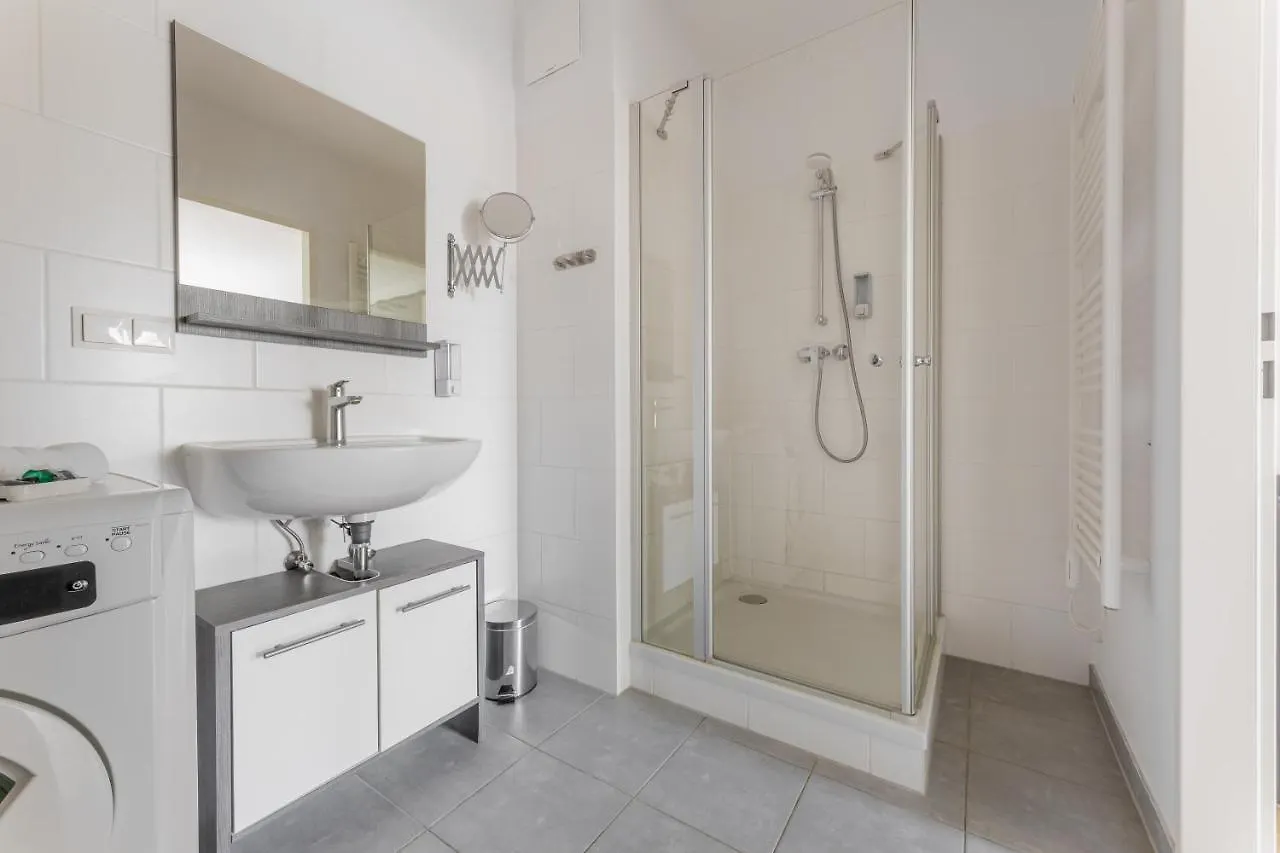 Vienna City And Spa - Modern Apartments Next To Therme Wien & 15 Minutes To The City Center 0*,